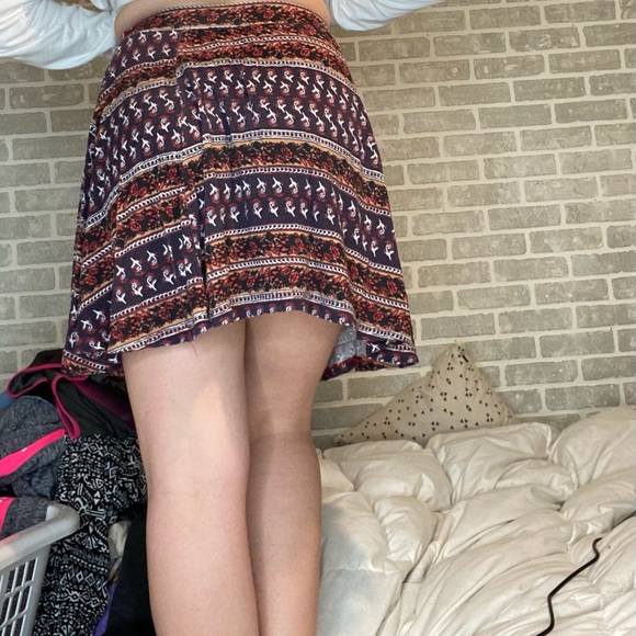 Patterned Skirt - Picture 3 of 3